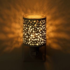 Lit with Love Scentsy Warmer -regular $20, asking $10 - gently used.